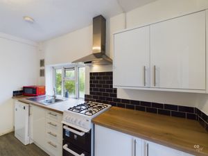 kitchen new - click for photo gallery